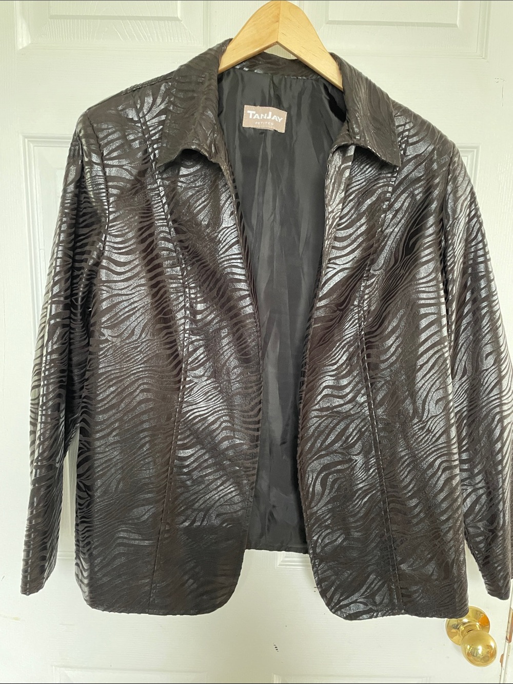 TanJay women’s Shiny Black Zebra-Effect Shirt Jacket